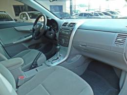 TOYOTA - COROLLA - 2011/2012 - Prata - R$ 63.800,00