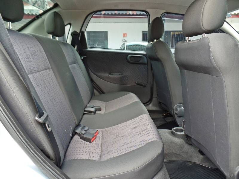 CHEVROLET - CORSA - 2009/2010 - Prata - R$ 31.800,00