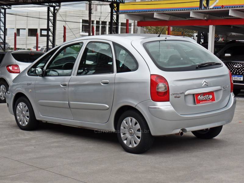 CITROËN - XSARA PICASSO - 2008/2009 - Prata - R$ 23.900,00