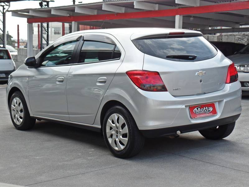 CHEVROLET - ONIX - 2013/2013 - Prata - R$ 45.800,00