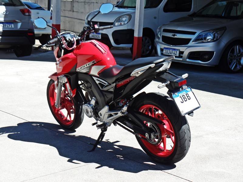 HONDA - CB 250F TWISTER - 2021/2021 - Vermelha - R$ 22.800,00