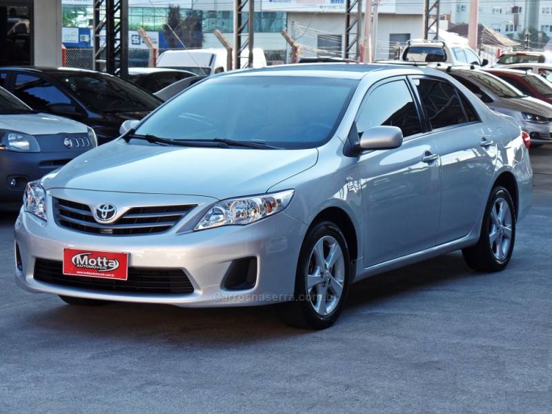 TOYOTA - COROLLA - 2011/2012 - Prata - R$ 63.800,00