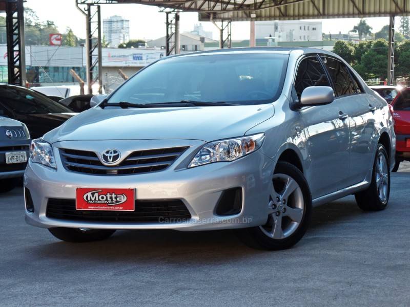 TOYOTA - COROLLA - 2011/2012 - Prata - R$ 63.800,00