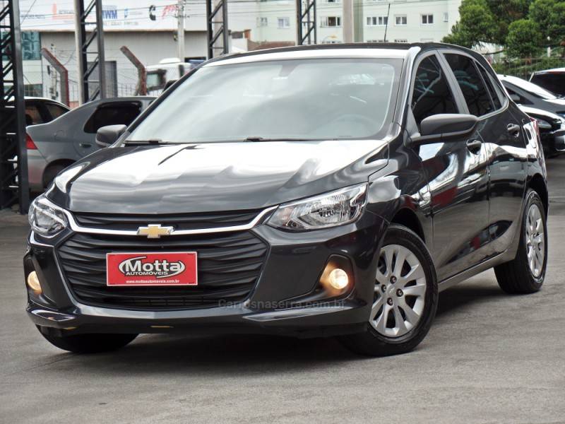 CHEVROLET - ONIX - 2023/2024 - Cinza - R$ 94.900,00