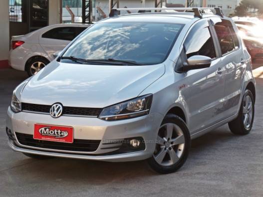 VOLKSWAGEN - FOX - 2015/2016 - Prata - R$ 54.800,00