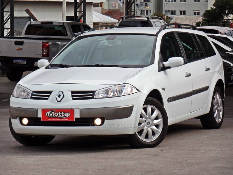 RENAULT - MÉGANE - 2011/2012 - Branca - R$ 34.800,00