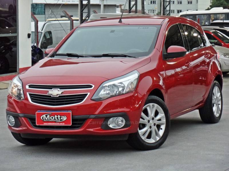 CHEVROLET - AGILE - 2013/2014 - Vermelha - R$ 43.800,00