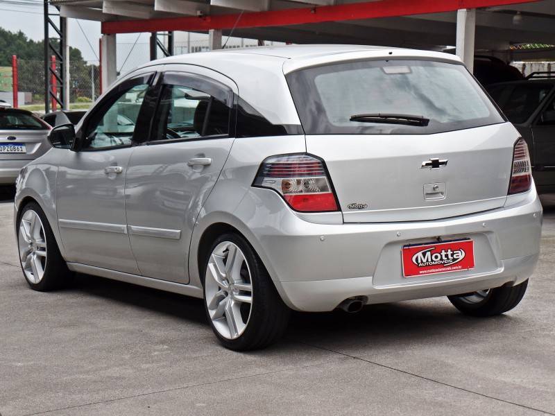 CHEVROLET - AGILE - 2013/2013 - Prata - R$ 38.800,00