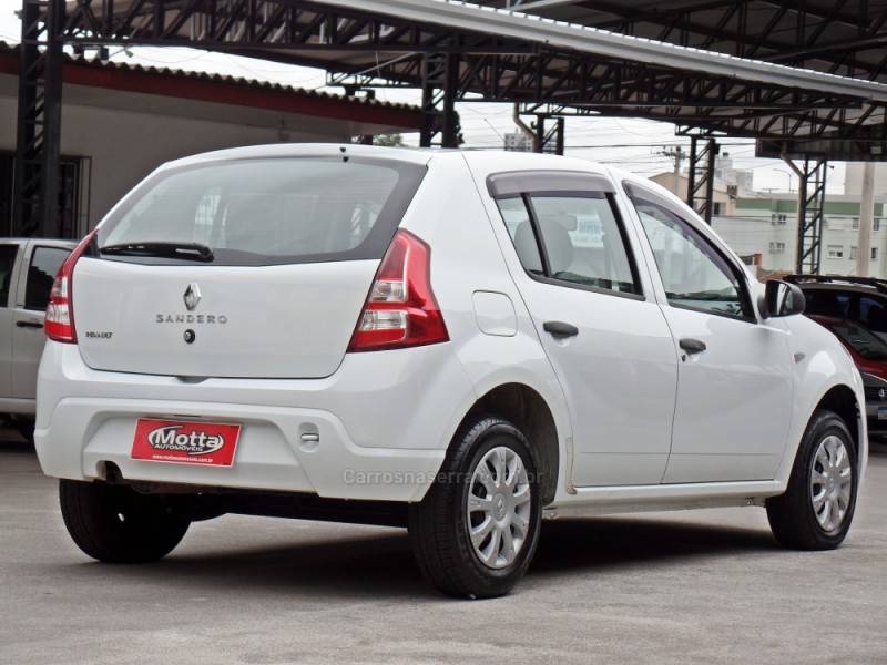 RENAULT - SANDERO - 2012/2012 - Branca - R$ 27.900,00