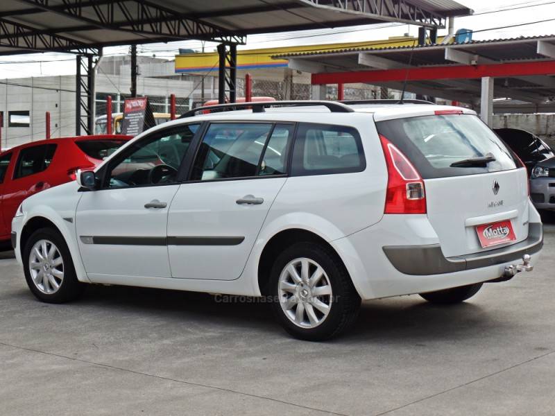 RENAULT - MÉGANE - 2011/2012 - Branca - R$ 34.800,00