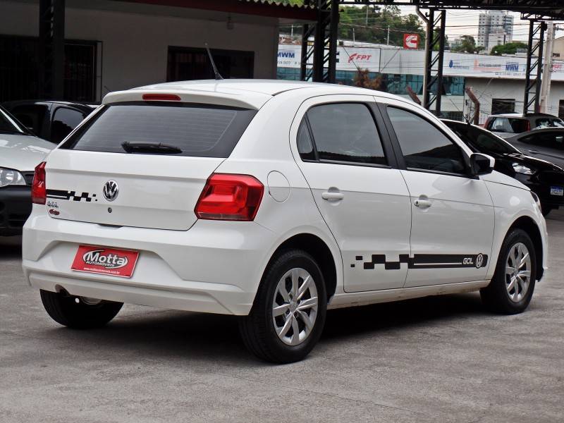 VOLKSWAGEN - GOL - 2021/2022 - Branca - R$ 52.800,00