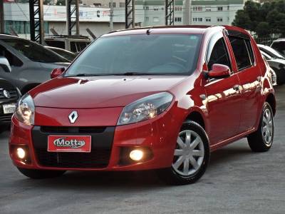 RENAULT - SANDERO - 2014/2014 - Vermelha - R$ 38.800,00