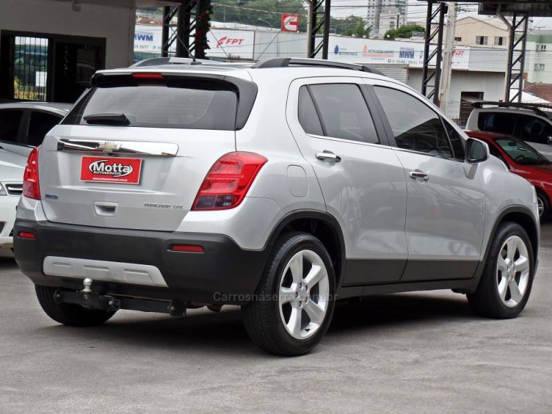 CHEVROLET - TRACKER - 2014/2015 - Prata - R$ 74.800,00