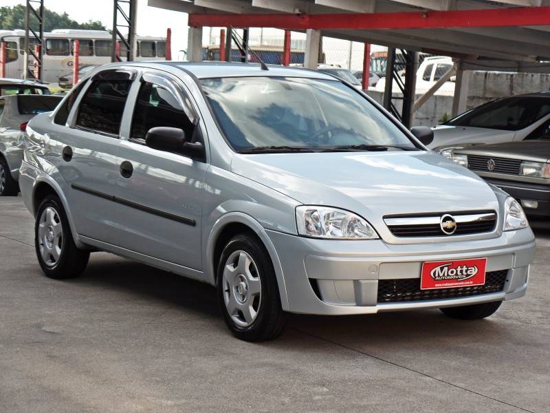 CHEVROLET - CORSA - 2009/2010 - Prata - R$ 31.800,00