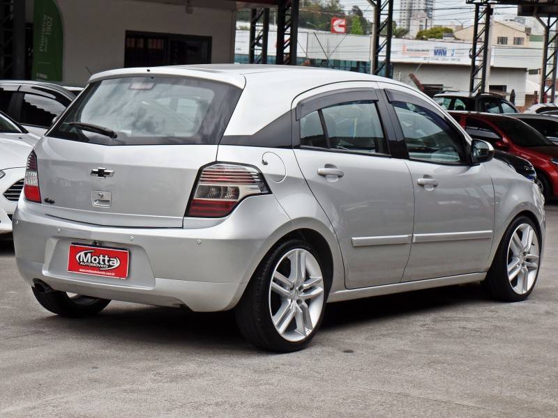 CHEVROLET - AGILE - 2013/2013 - Prata - R$ 38.800,00