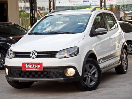 VOLKSWAGEN - CROSSFOX - 2011/2012 - Branca - R$ 44.800,00