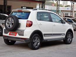 VOLKSWAGEN - CROSSFOX - 2011/2012 - Branca - R$ 44.800,00