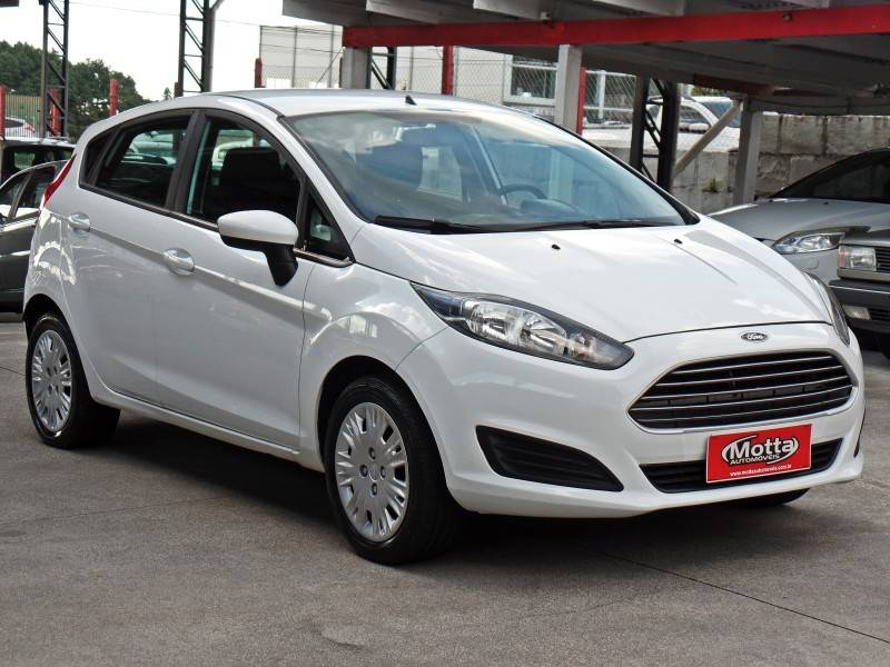 FORD - FIESTA - 2014/2015 - Branca - R$ 45.800,00