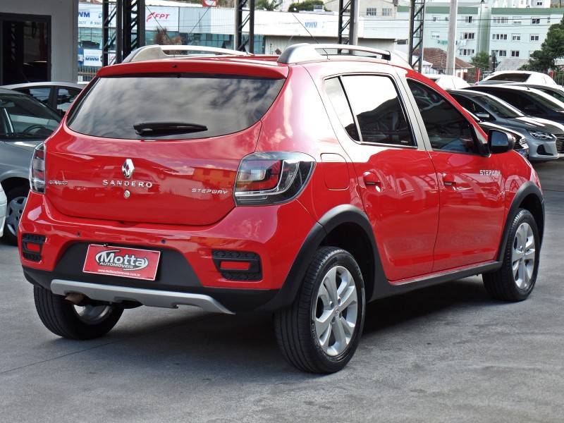 RENAULT - SANDERO - 2016/2016 - Vermelha - R$ 48.800,00