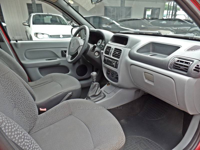 RENAULT - CLIO - 2009/2010 - Vermelha - R$ 23.800,00