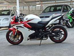 HONDA - CBR 600F - 2013/2013 - Branca - R$ 42.500,00