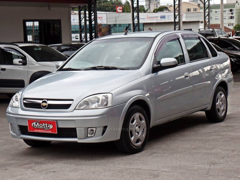 CHEVROLET - CORSA - 2009/2010 - Prata - R$ 30.800,00