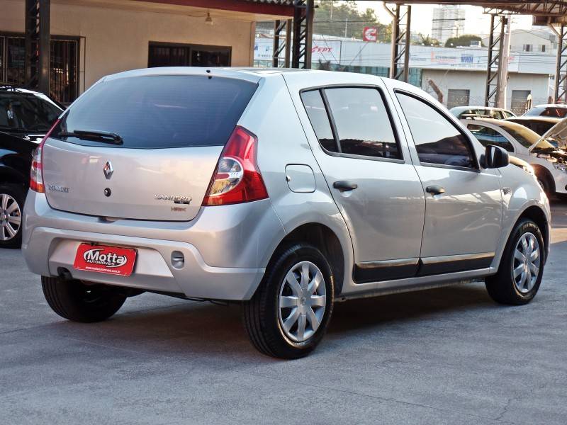 RENAULT - SANDERO - 2010/2010 - Prata - R$ 31.800,00