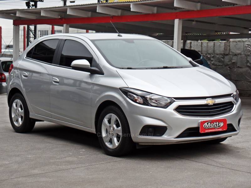 CHEVROLET - ONIX - 2019/2019 - Prata - R$ 68.800,00