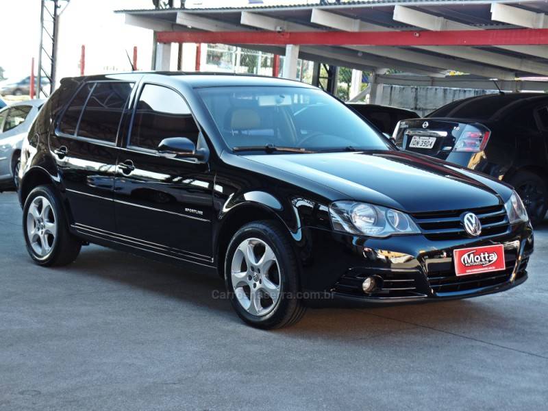 VOLKSWAGEN - GOLF - 2008/2009 - Preta - R$ 44.800,00