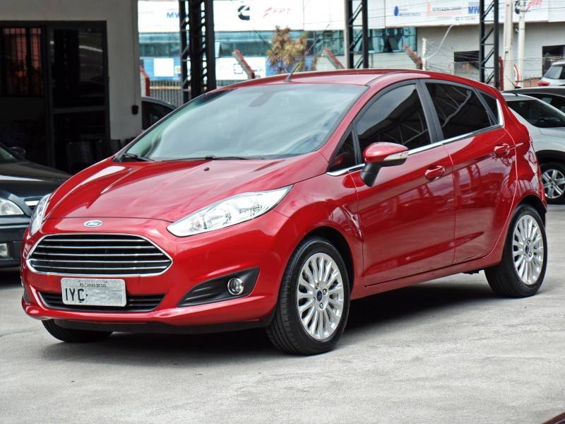 FORD - FIESTA - 2017/2017 - Vermelha - R$ 61.800,00