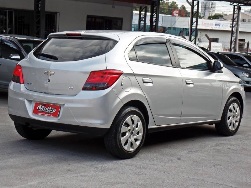 CHEVROLET - ONIX - 2013/2013 - Prata - R$ 45.800,00