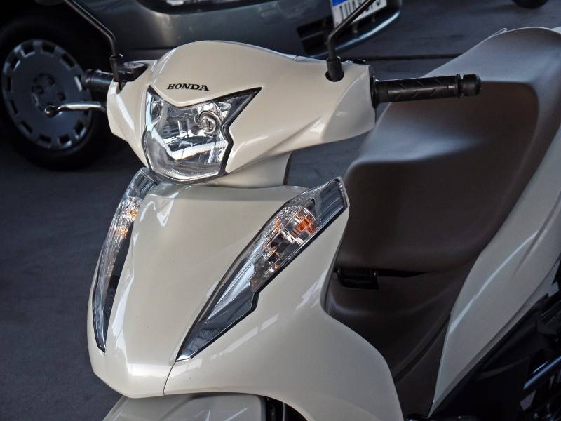 HONDA - BIZ 125 - 2021/2021 - Branca - R$ 16.500,00