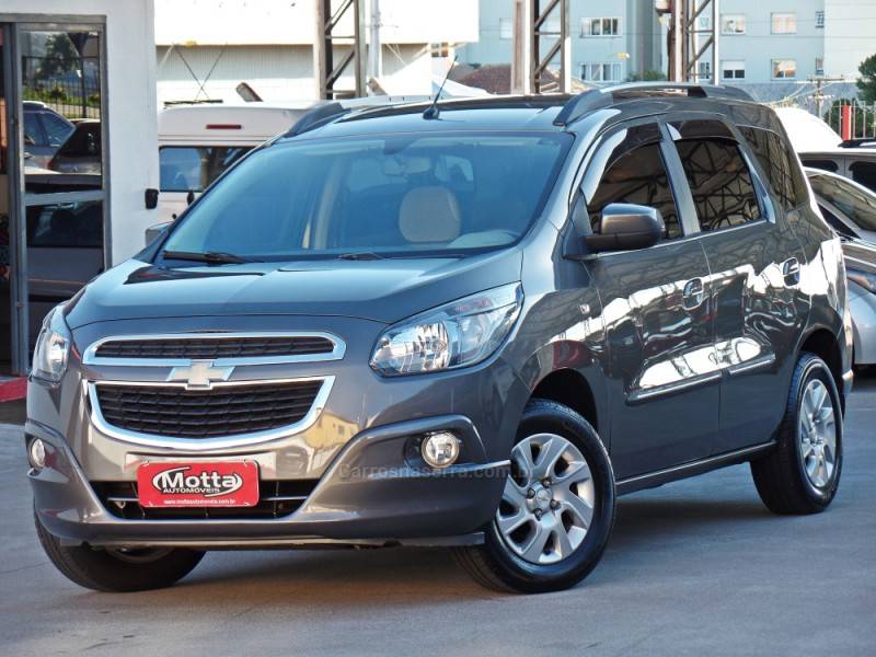 CHEVROLET - SPIN - 2013/2014 - Cinza - R$ 56.800,00