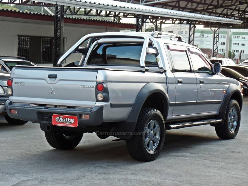 MITSUBISHI - L200 OUTDOOR - 2011/2012 - Prata - R$ 78.800,00