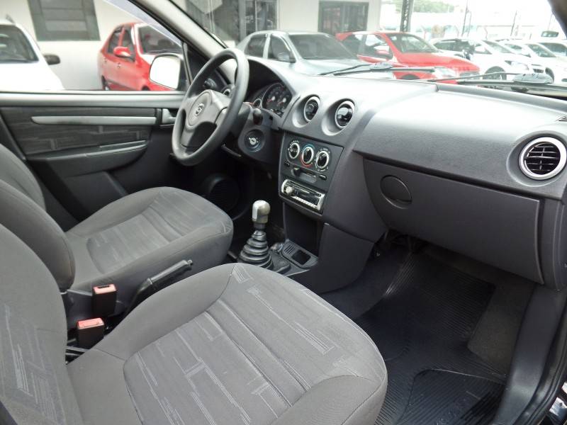 CHEVROLET - PRISMA - 2010/2011 - Preta - R$ 30.800,00