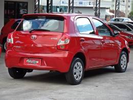 TOYOTA - ETIOS - 2014/2014 - Vermelha - Sob Consulta
