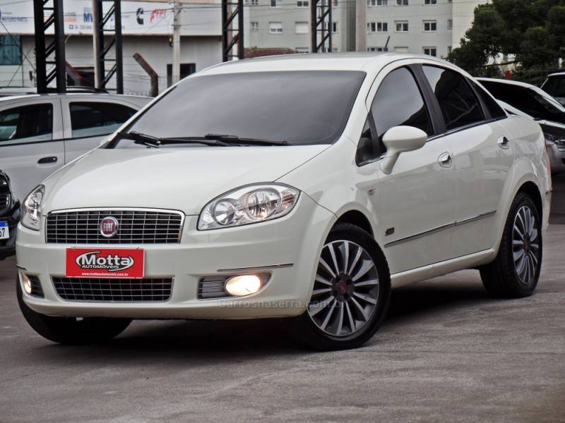 FIAT - LINEA - 2013/2014 - Branca - R$ 39.800,00