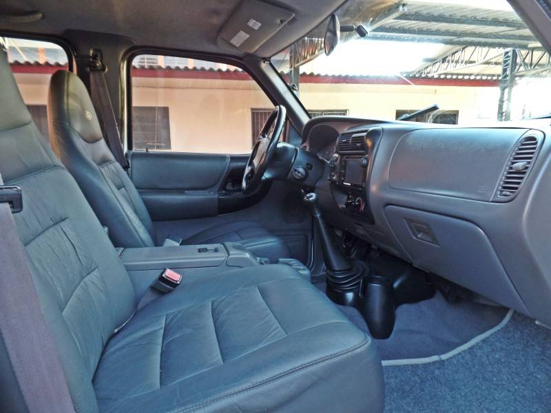 FORD - RANGER - 2002/2003 - Branca - R$ 58.800,00