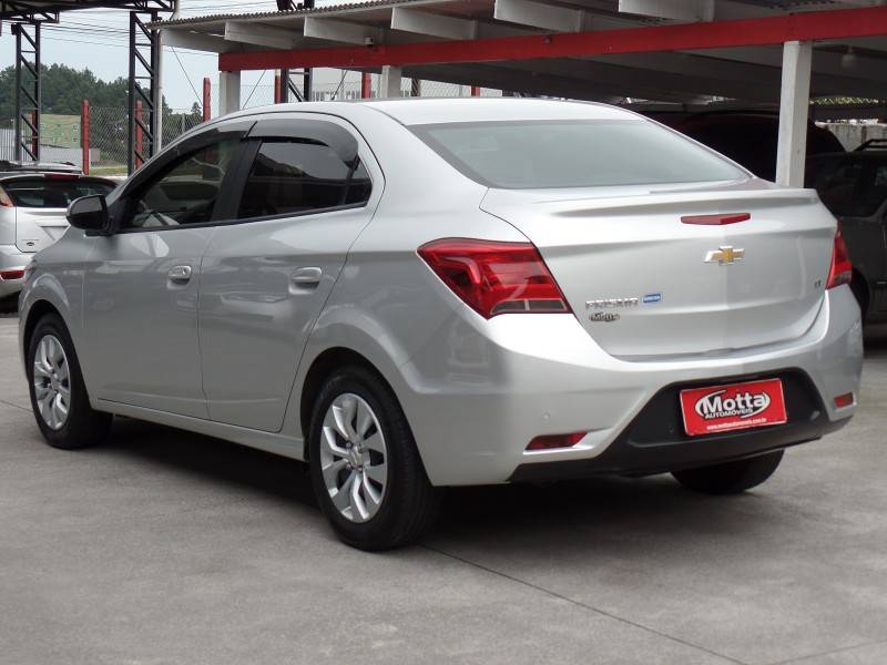 CHEVROLET - PRISMA - 2017/2018 - Prata - R$ 64.800,00