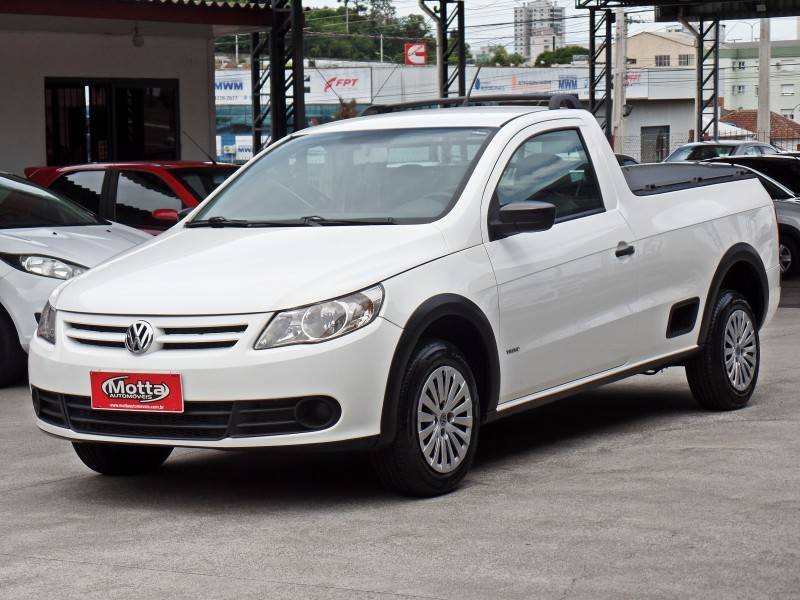 VOLKSWAGEN - SAVEIRO - 2010/2011 - Branca - R$ 39.800,00