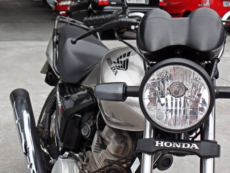 HONDA - CG 150 - 2010/2010 - Cinza - R$ 10.500,00