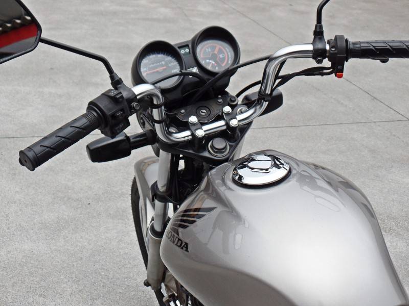 HONDA - CG 150 - 2010/2010 - Cinza - R$ 10.500,00