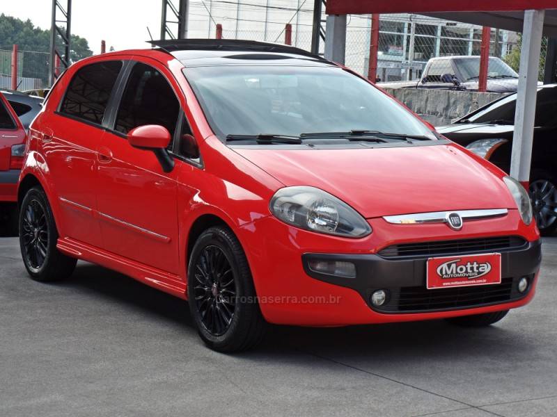 FIAT - PUNTO - 2013/2014 - Vermelha - R$ 45.800,00