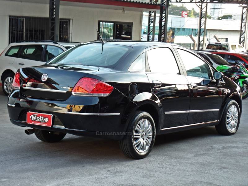 FIAT - LINEA - 2011/2012 - Preta - R$ 29.800,00