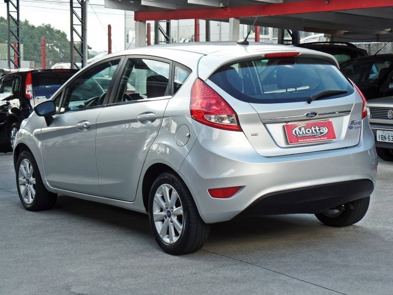 FORD - FIESTA - 2012/2012 - Prata - R$ 39.800,00
