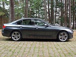 BMW - 328I - 2015/2015 - Cinza - R$ 135.800,00