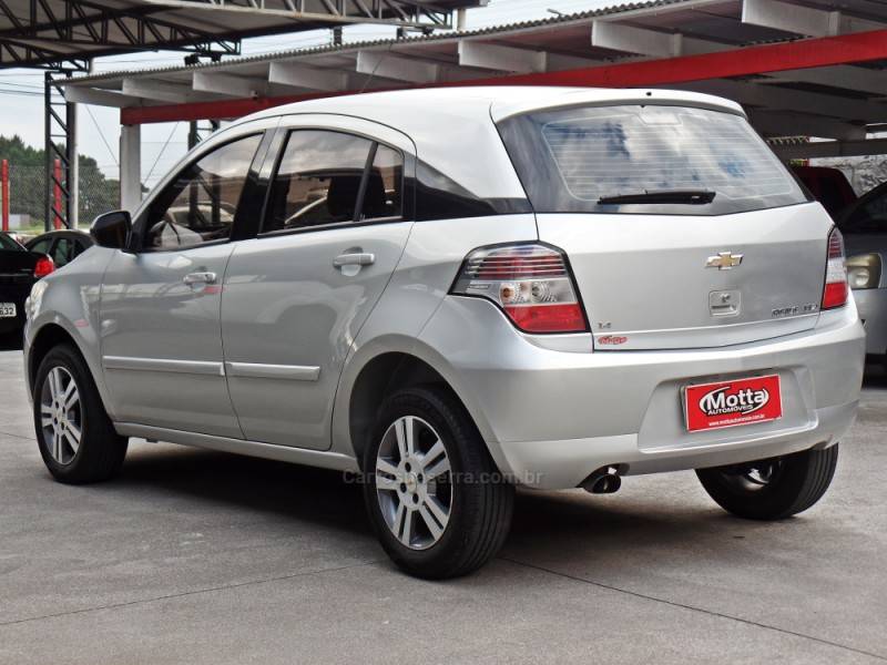 CHEVROLET - AGILE - 2013/2013 - Prata - R$ 38.800,00