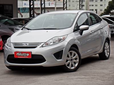 FORD - FIESTA - 2013/2013 - Prata - R$ 41.800,00