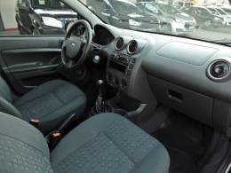 FORD - FIESTA - 2004/2004 - Cinza - R$ 21.900,00
