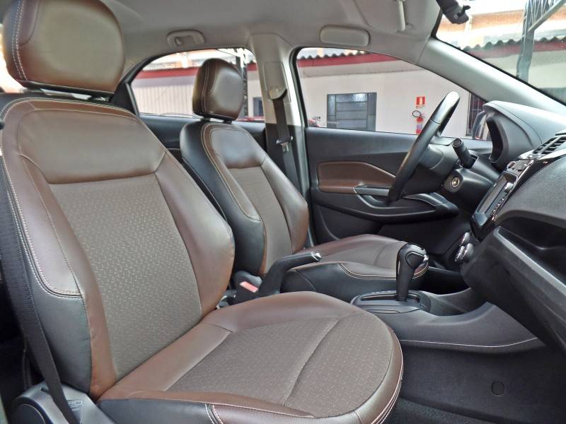 CHEVROLET - COBALT - 2018/2019 - Branca - R$ 63.800,00